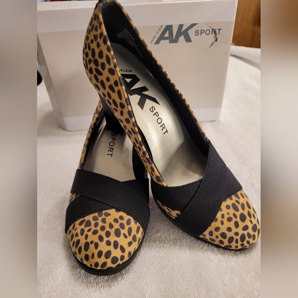 Anne Klein Sport Women's Leopard Pump